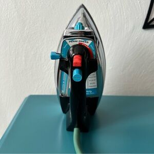 Vintage GE Steam Iron